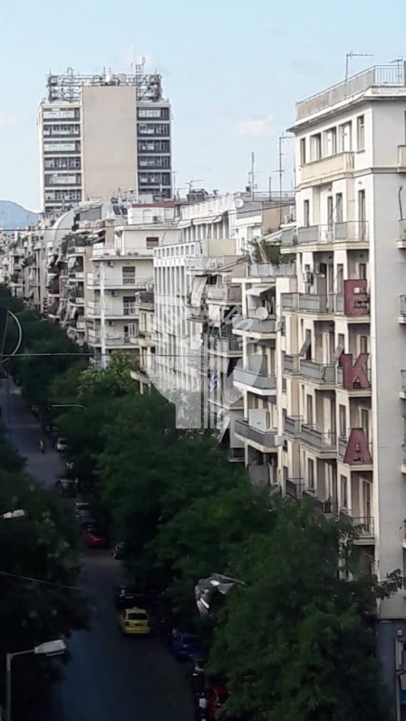 Apartment in Omonoia, Kentro — Photo 3 of 10