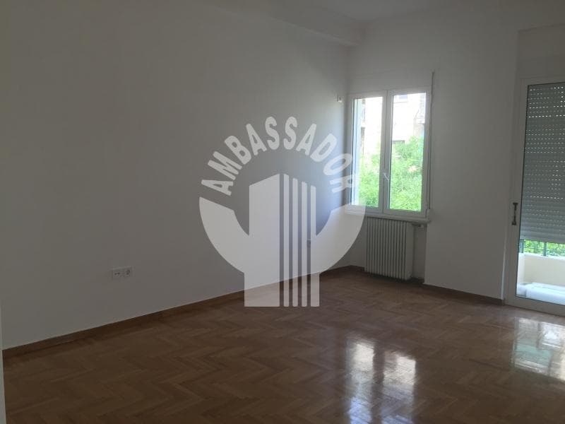 Apartment in Neo Pagkrati, Vironas — Photo 1 of 31