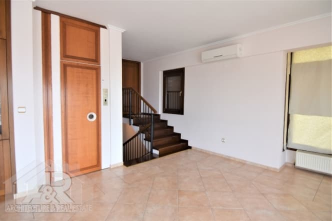 House in Panorama, Panorama — Photo 10 of 30
