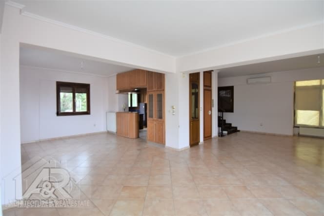 House in Panorama, Panorama — Photo 5 of 30
