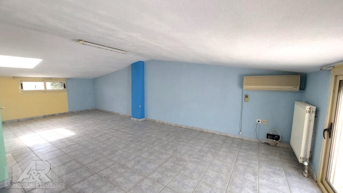 House in Panorama, Panorama — Photo 24 of 30