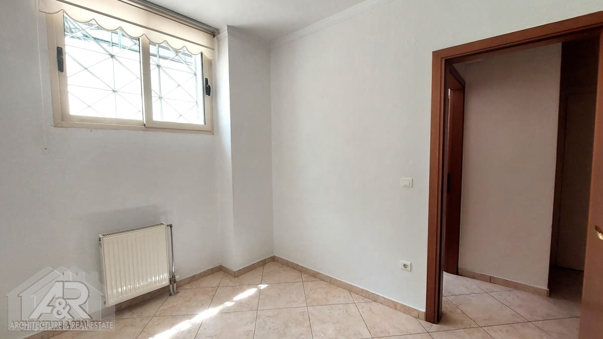 House in Panorama, Panorama — Photo 23 of 30