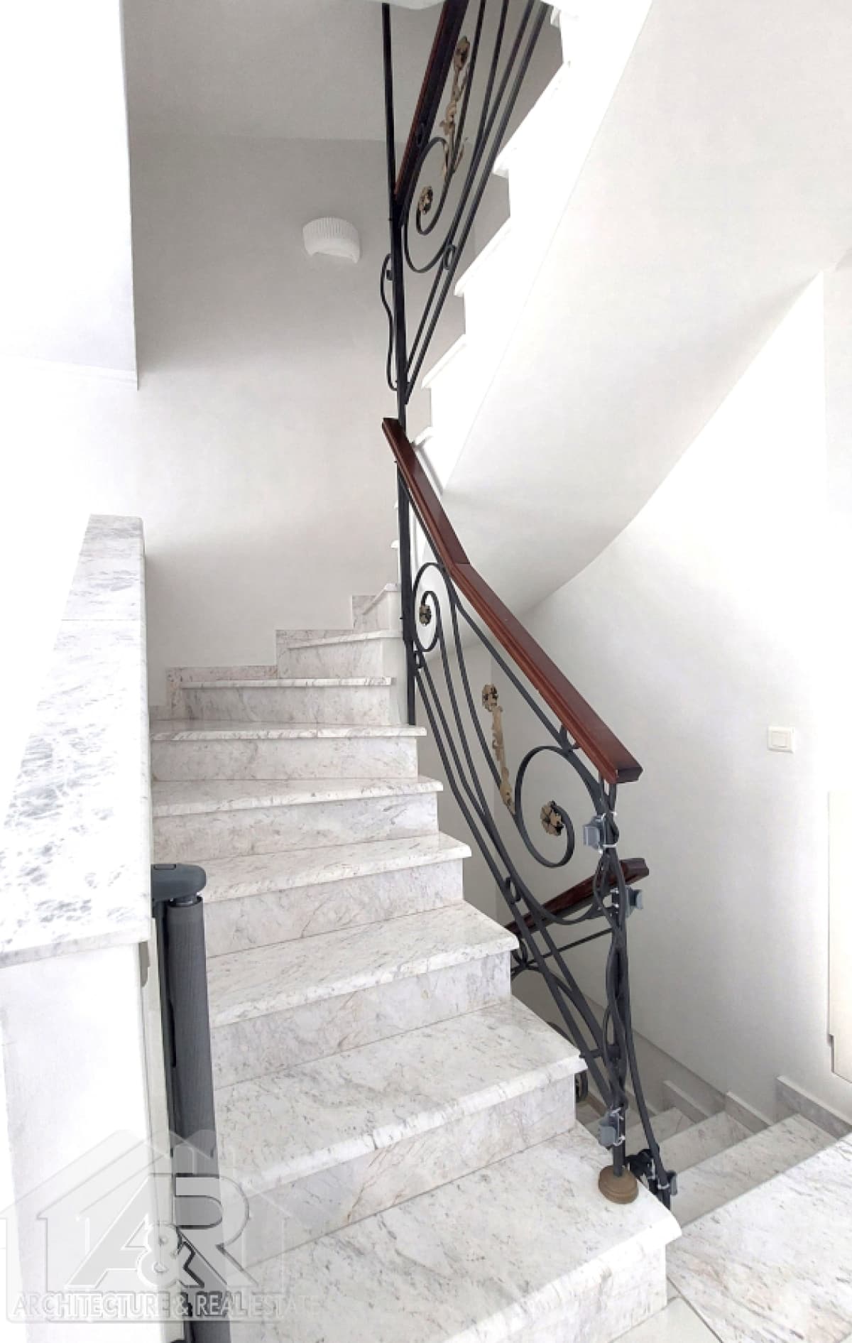 House in Panorama, Panorama — Photo 11 of 30