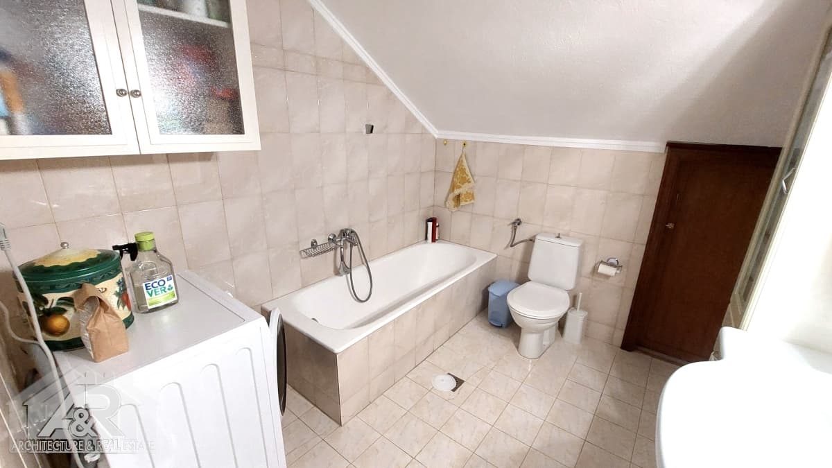 House in Panorama, Panorama — Photo 16 of 30