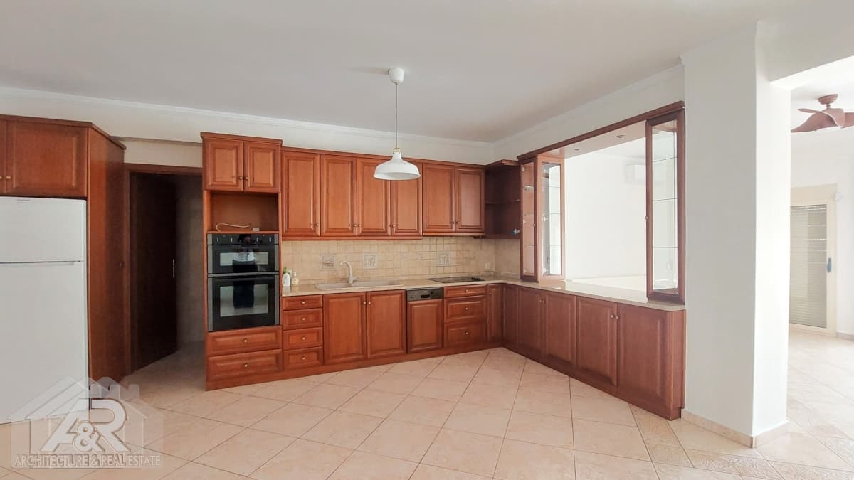 House in Panorama, Panorama — Photo 9 of 30