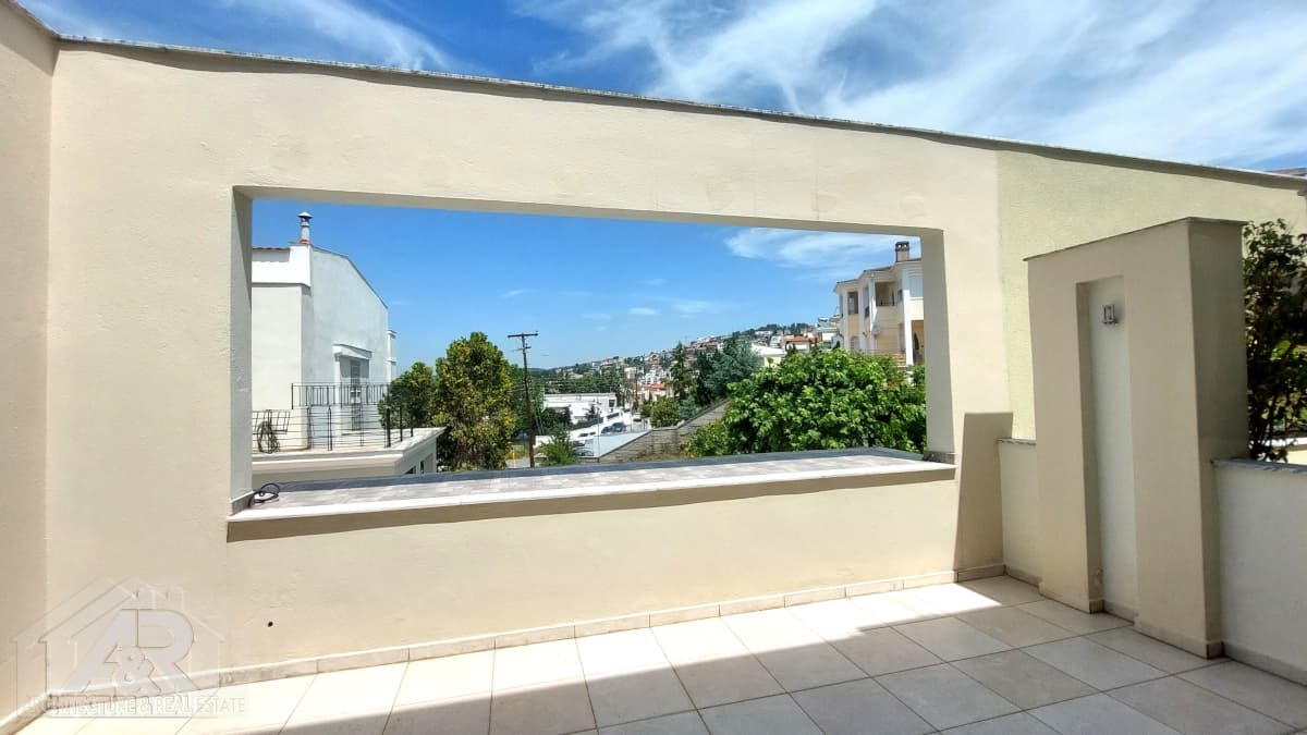 House in Panorama, Panorama — Photo 26 of 30
