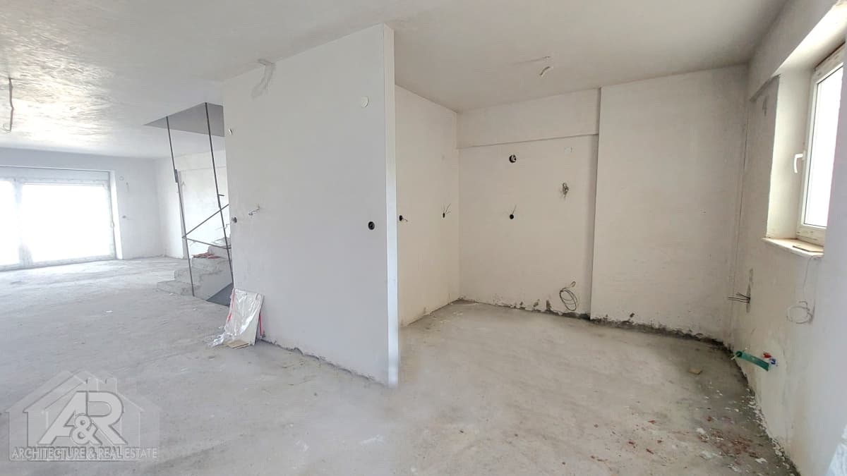 House in Panorama, Panorama — Photo 9 of 22
