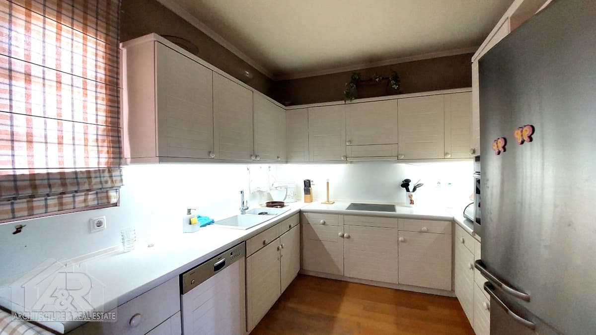 House in Panorama, Panorama — Photo 12 of 24