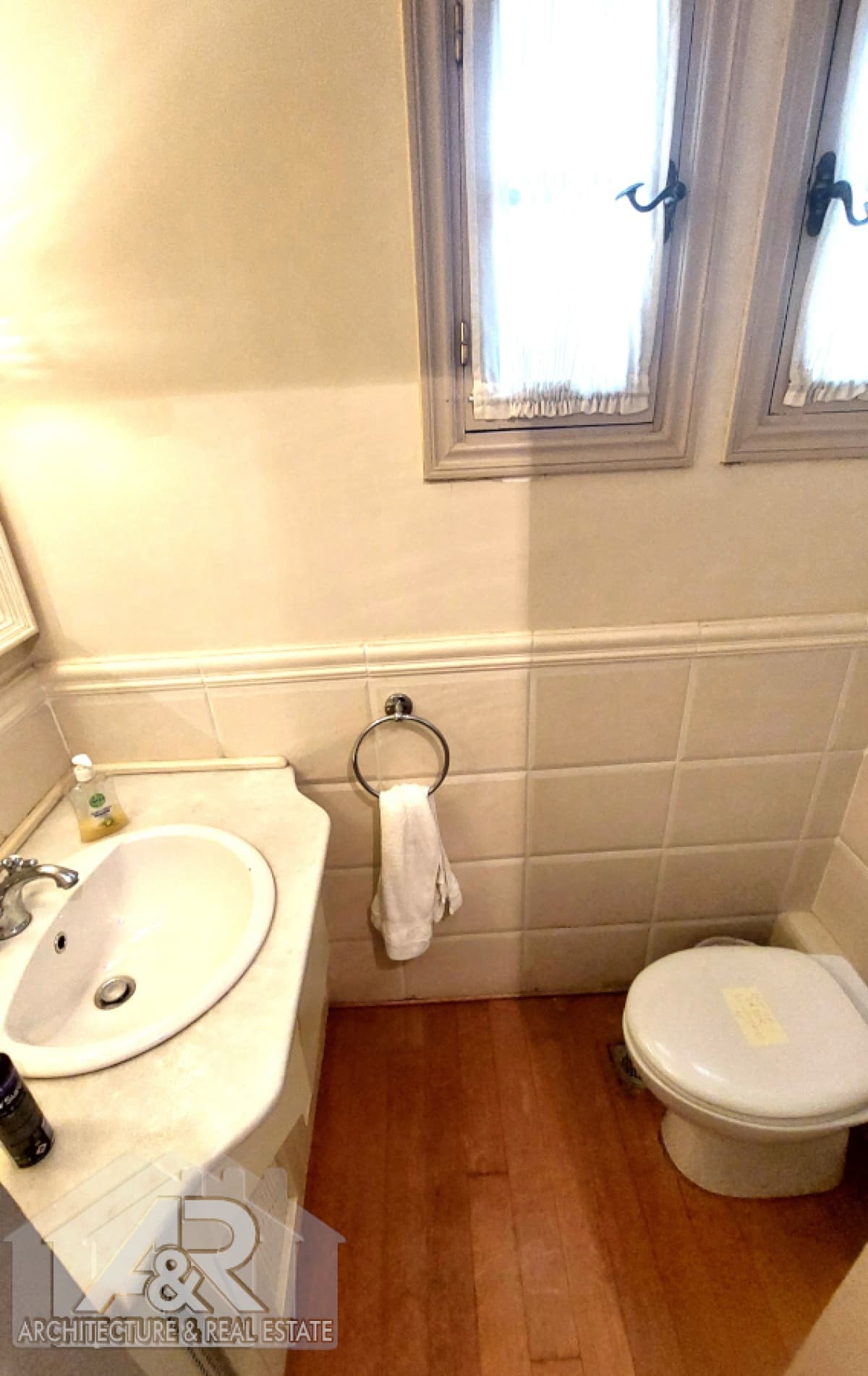 House in Panorama, Panorama — Photo 13 of 24
