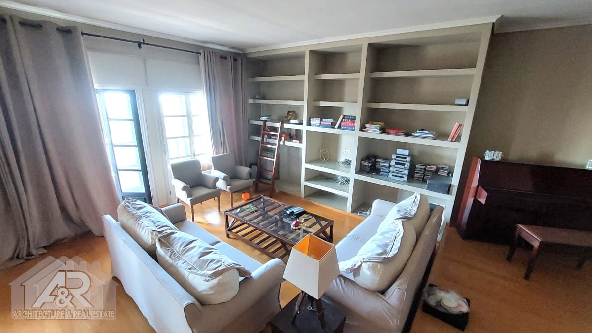 House in Panorama, Panorama — Photo 8 of 24