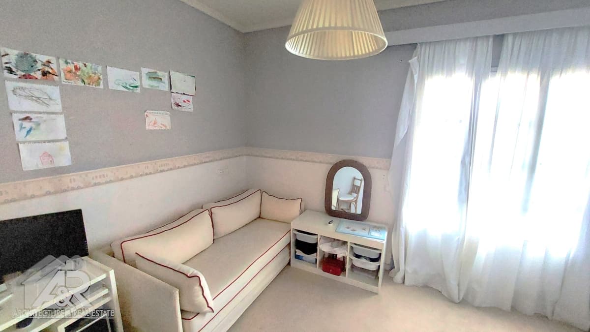 House in Panorama, Panorama — Photo 19 of 24