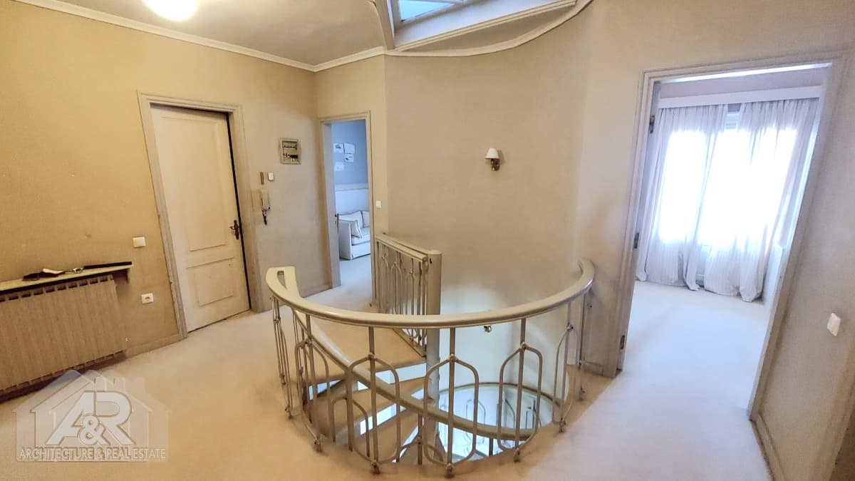 House in Panorama, Panorama — Photo 14 of 24