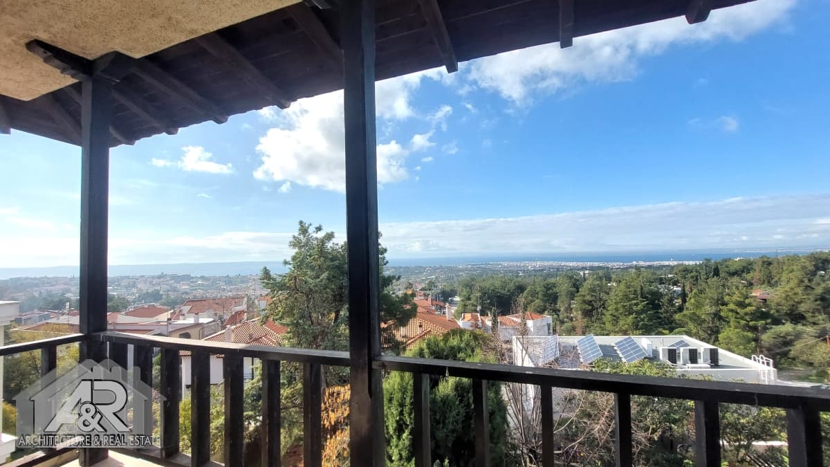 House in Panorama, Panorama — Photo 23 of 24