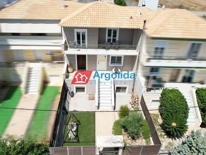 House in Loutraki, Loutraki-Perachora — Photo 1 of 25