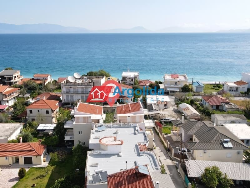 Μονοκατοικία στην Παραλία, Σικυώνα — Φωτογραφία 3 από 25