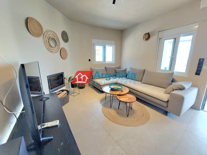 House in Agios Nikolaos, Methana — Photo 9 of 30