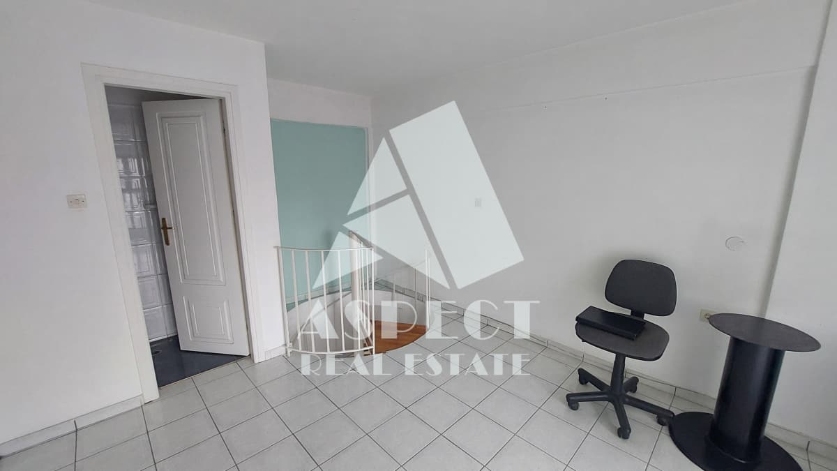 Office in Center, Melissia — Photo 14 of 14