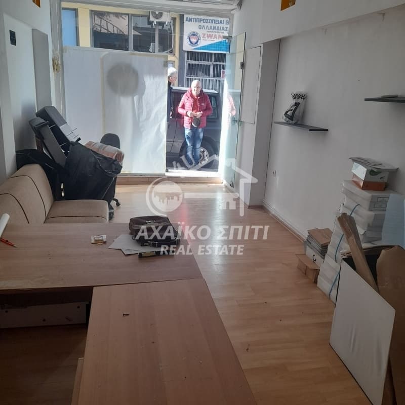 Retail Store in Pyrosvestio, Patra — Photo 1 of 16
