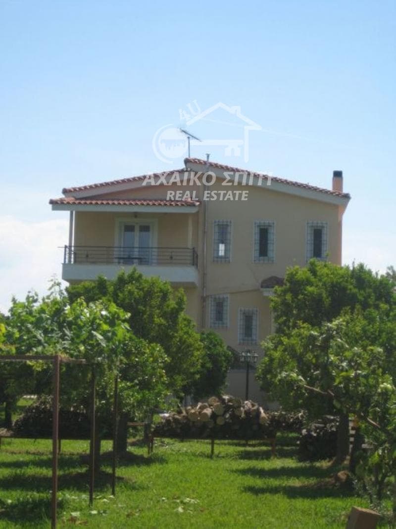 House in Center, Diakopto — Photo 21 of 24