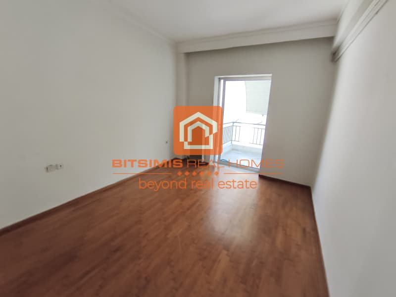 Apartment in Votsi, Kalamaria — Photo 11 of 28