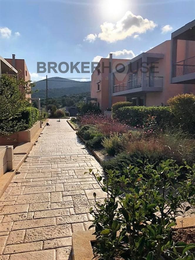 House in Κέντρο, Kalivia Thorikou — Photo 3 of 19
