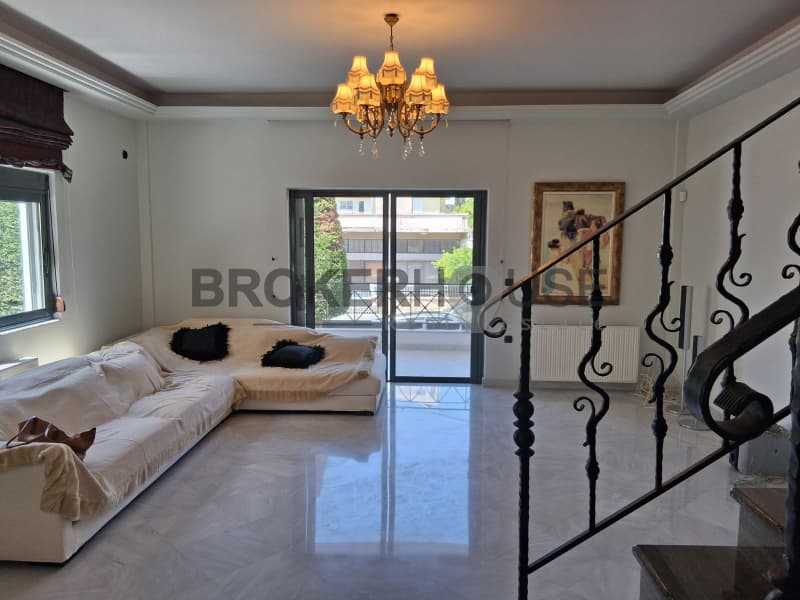 House in Terpsithea, Glyfada — Photo 1 of 23