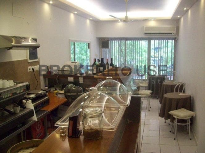 Retail Store in Platia Kanigos, Exarchia - Neapoli — Photo 3 of 5