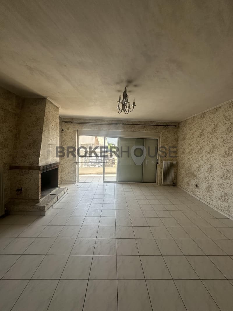 Apartment in Agia Sofia, Neo Psichiko — Photo 1 of 11