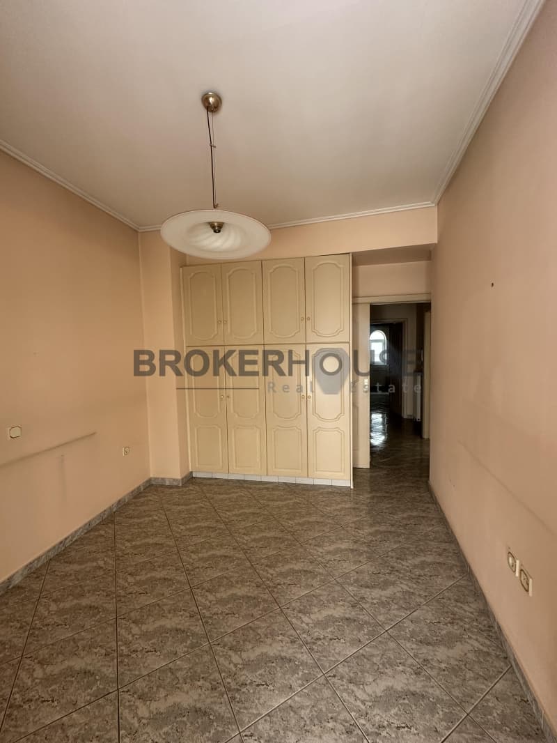 Apartment in Kato Petralona, Petralona — Photo 5 of 8