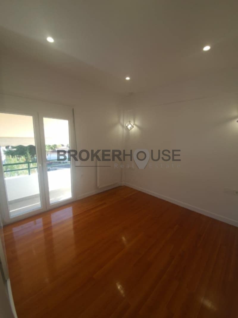 Apartment in Prasinos Lofos, Iraklio — Photo 2 of 13