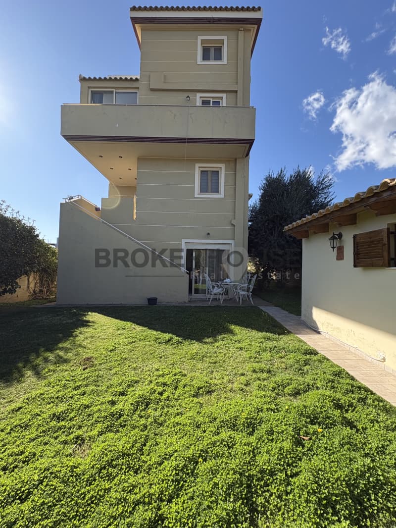 House in Miladeza, Vari - Varkiza — Photo 1 of 30