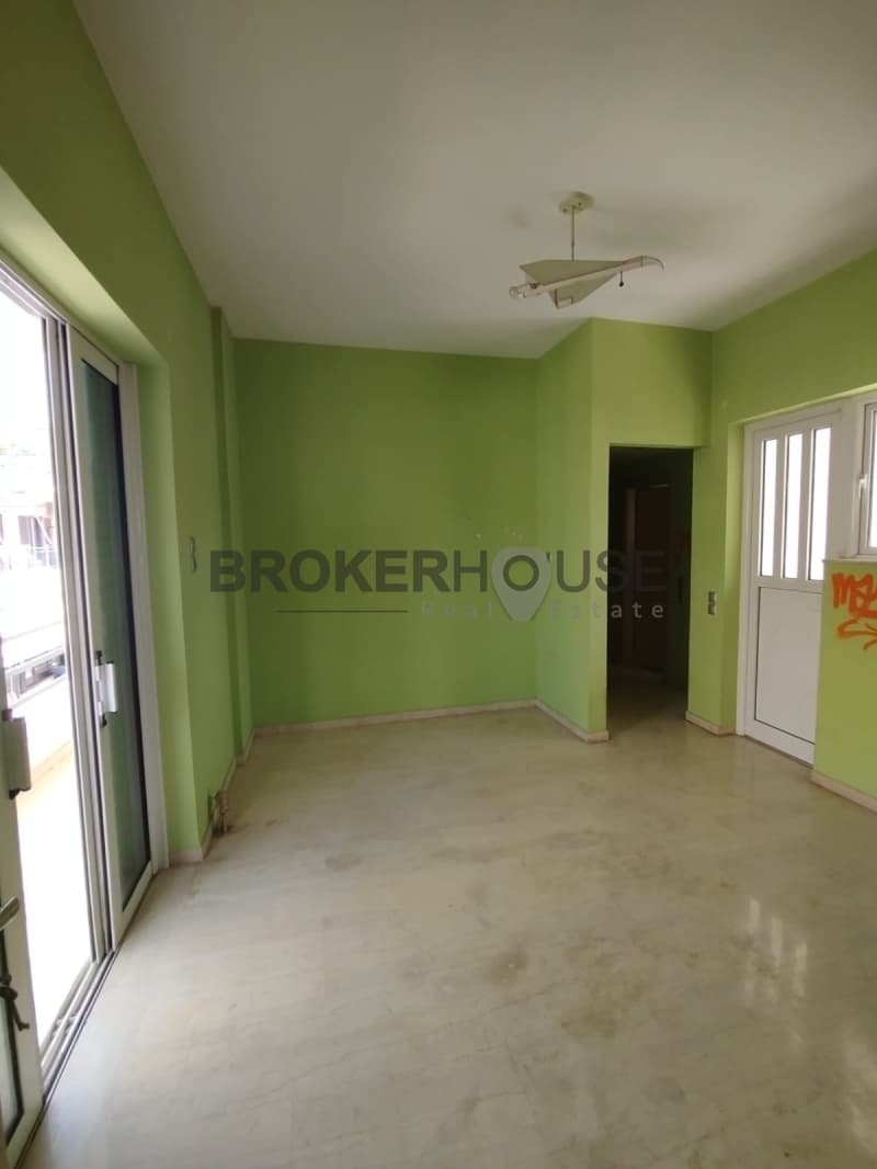 Apartment in TEI Peiraia, Aigaleo — Photo 1 of 19