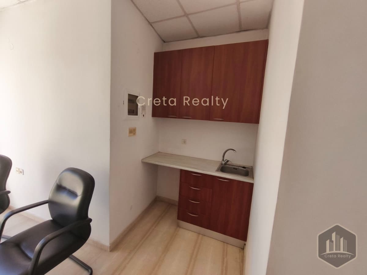 Office in Kainouria Porta, Heraclion Cretes — Photo 6 of 10