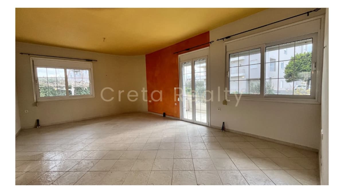 Apartment in Rodia, Gazi — Photo 1 of 9