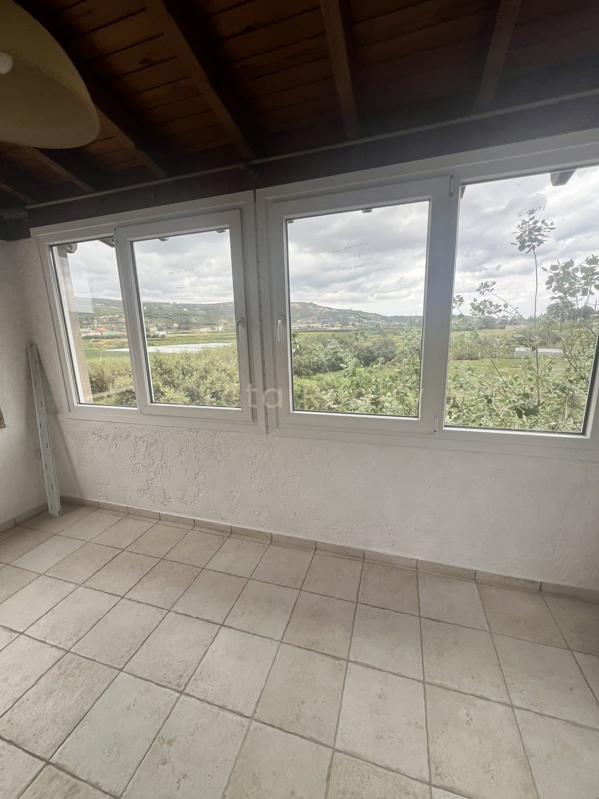 House in Malades, Temenos — Photo 6 of 30