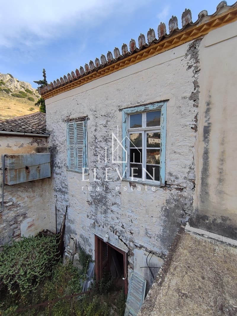 House in Mandraki, Hydra — Photo 10 of 25