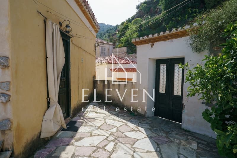 House in Mandraki, Hydra — Photo 8 of 25