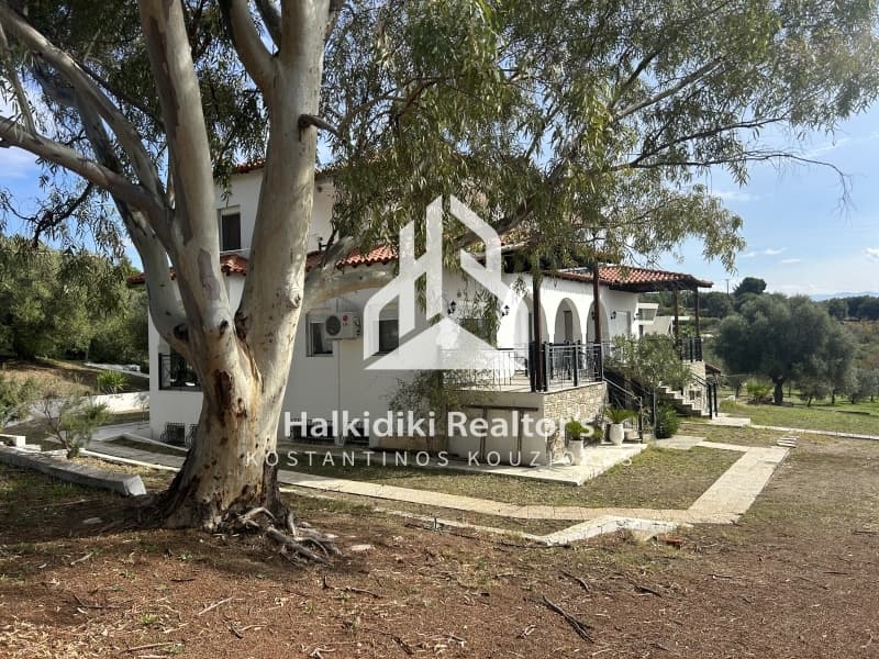 House in Paralia Nikitis, Sithonia — Photo 1 of 30
