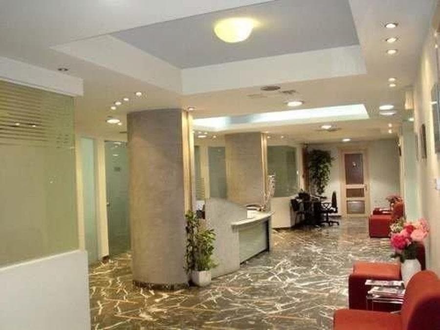 Office in Platia Kanigos, Exarchia - Neapoli — Photo 1 of 15
