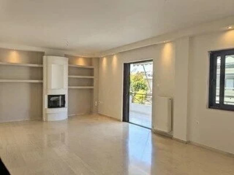 Διαμέρισμα στην Αγία Κυριακή, Παλαιό Φάληρο — Φωτογραφία 1 από 6