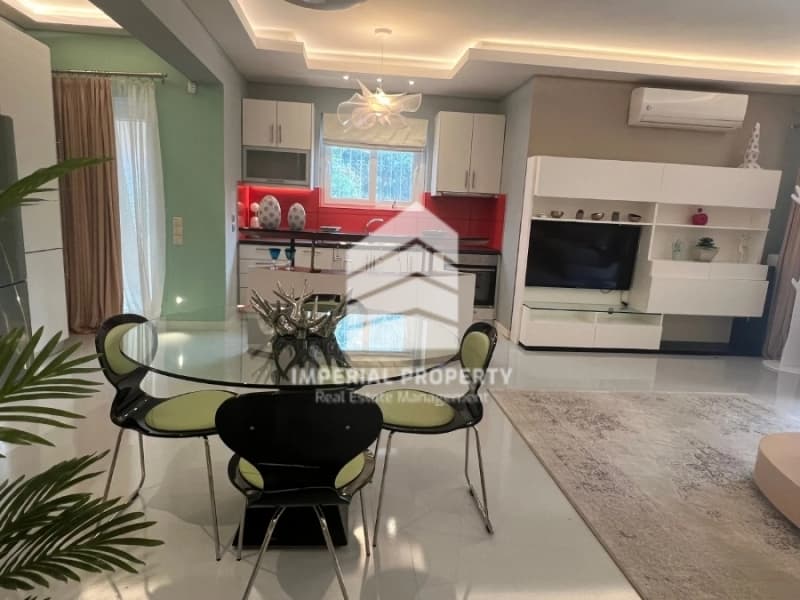 House in Golf, Glyfada — Photo 1 of 25