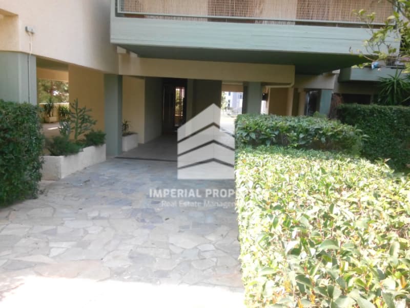 Apartment in Kareas, Vironas — Photo 8 of 8