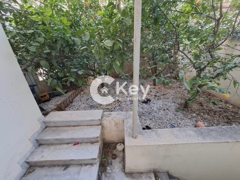 Retail Store in Center, Agios Dimitrios — Photo 9 of 9