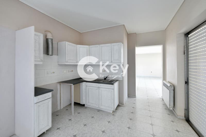 Apartment in Center, Ilion — Photo 9 of 30