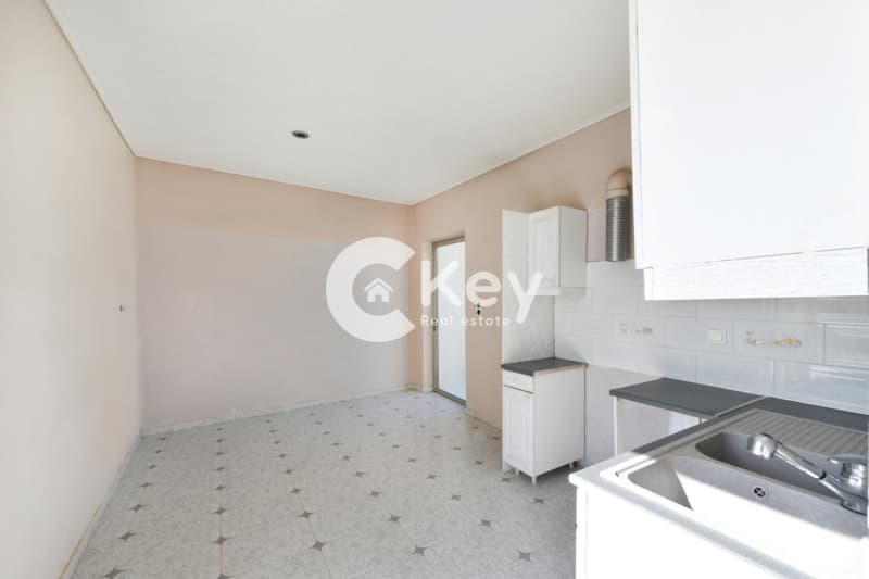 Apartment in Center, Ilion — Photo 12 of 30