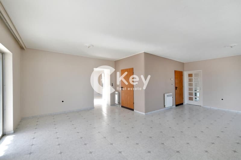 Apartment in Center, Ilion — Photo 8 of 30