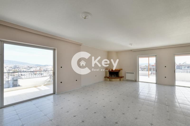 Apartment in Center, Ilion — Photo 3 of 30