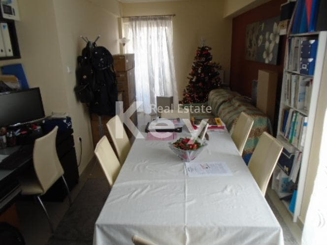 Apartment in Agios Ioannis Chrisostomos, Nikaia — Photo 1 of 15