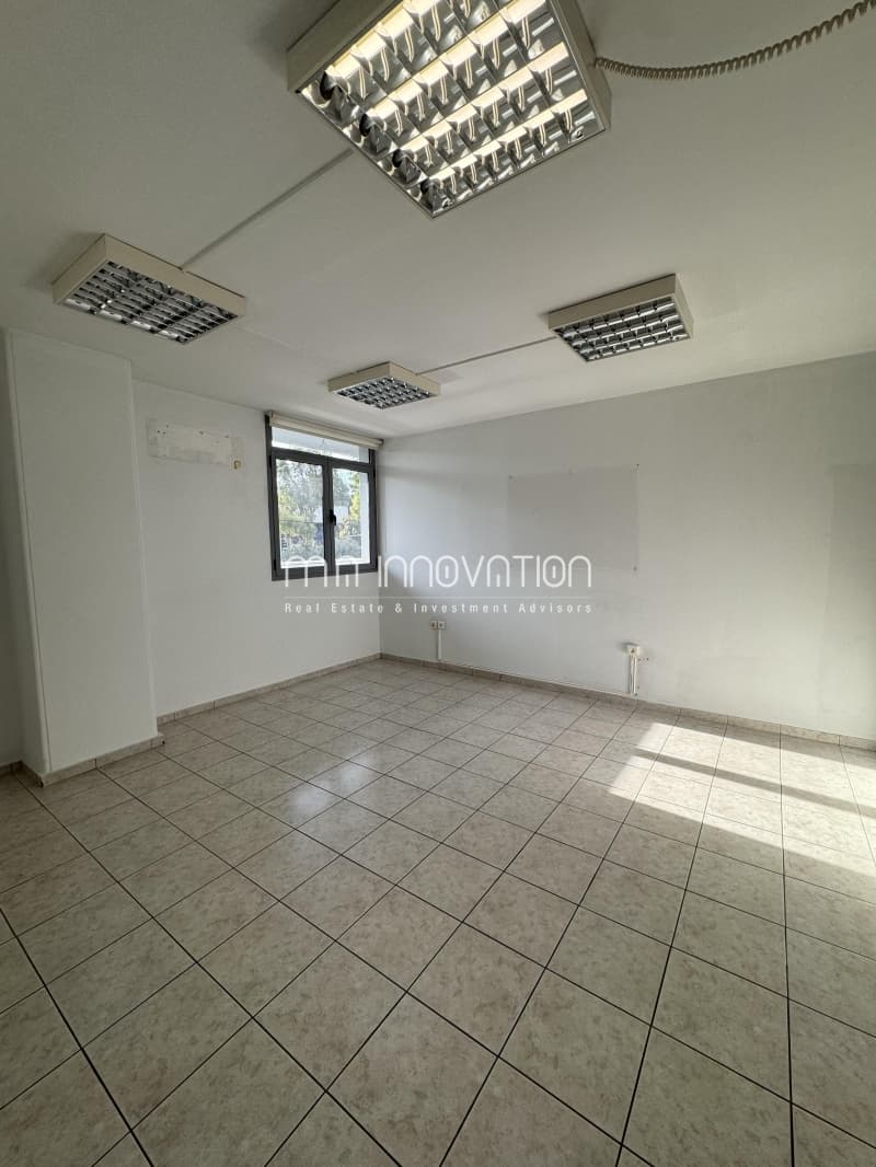 Office in Agia Varvara Lykovrysis, Lykovrisi — Photo 2 of 16