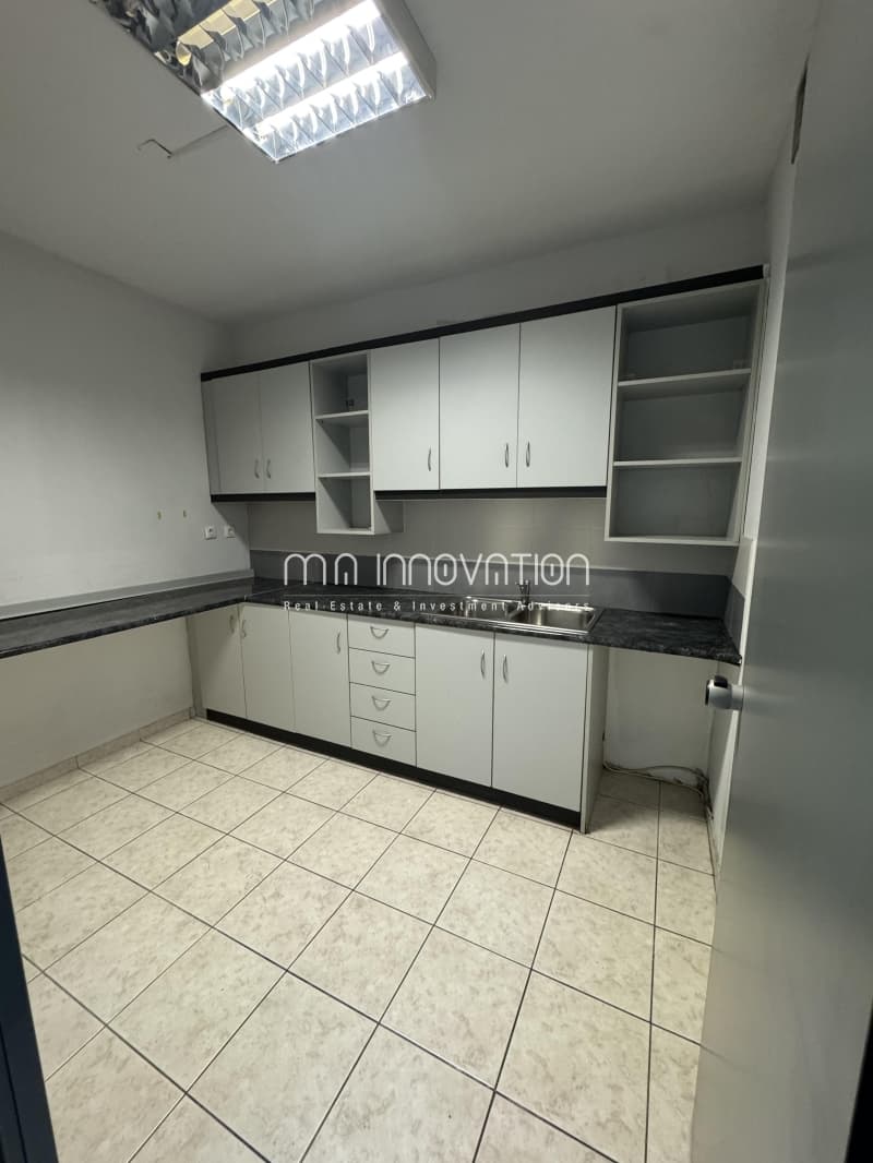 Office in Agia Varvara Lykovrysis, Lykovrisi — Photo 8 of 16